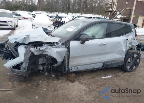 2025 Volvo Ex30 Ultra Twin Motor Performance, Fully Electric z USA, uszkodzony, nr VIN YV4EK3ZL8SS132250